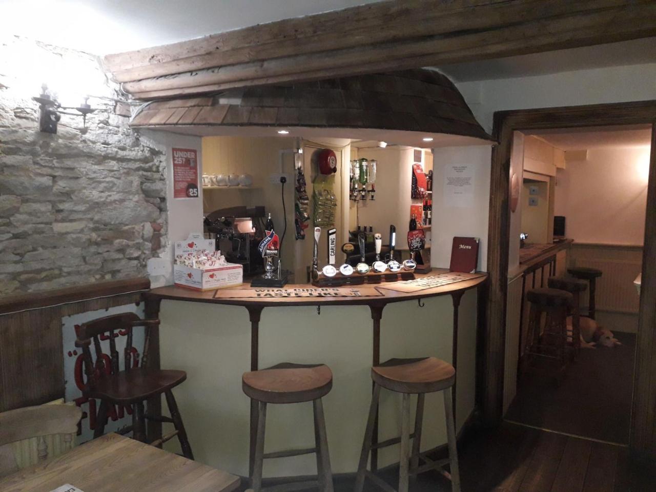 Swan Inn Lechlade Exteriér fotografie